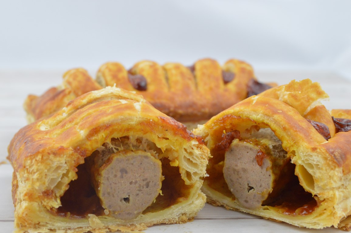 Frikandelbroodje bestellen Bakkerij van der Grijn